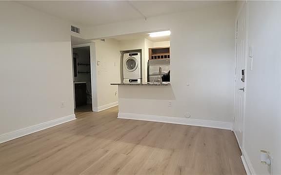5th image of 350 Palm Cir W