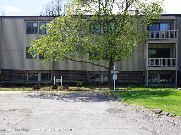 2nd image of 523 Bainbridge Dr APT 32