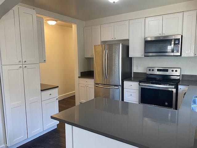 1st image of 902 Pleasant Ave APT M