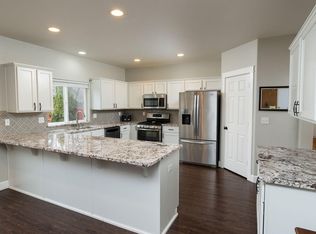 2131 NW Poplar Ave, Redmond, OR 97756