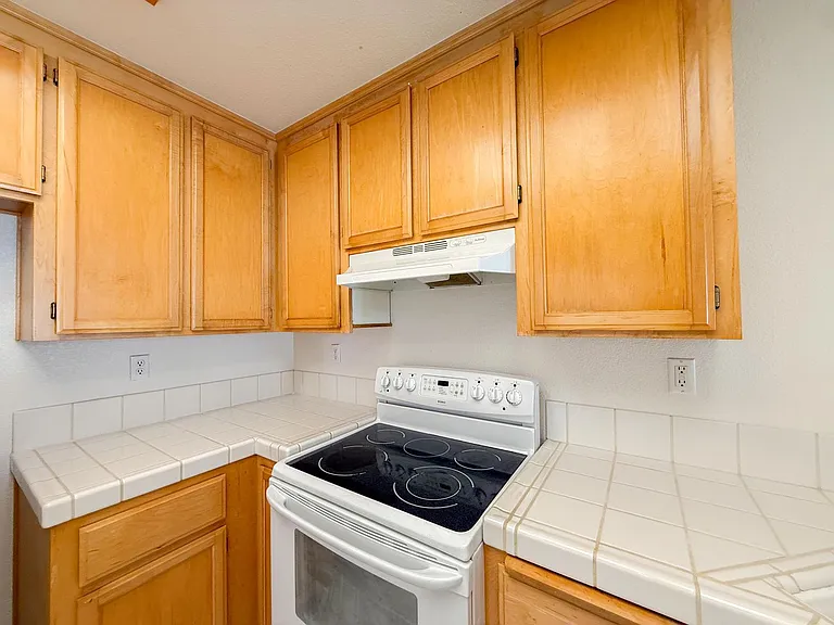 2527 Baywood Way — Photo 8