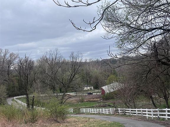 3rd image of 1505 Wagon Trail Ln