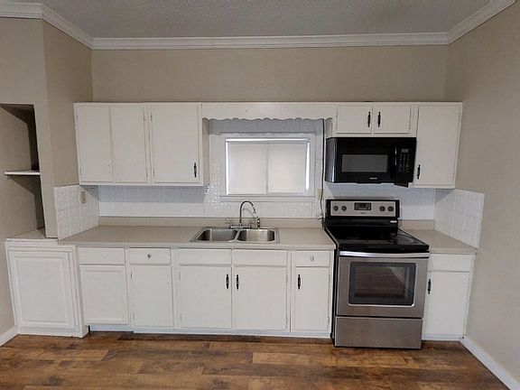 5th image of 1714 E Illinois St