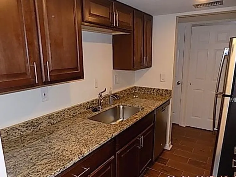 3325 Bayshore Blvd #F31 — Photo 4