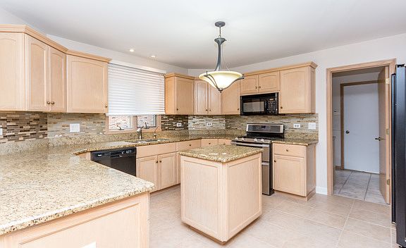 3rd image of 6011 Brookridge Dr