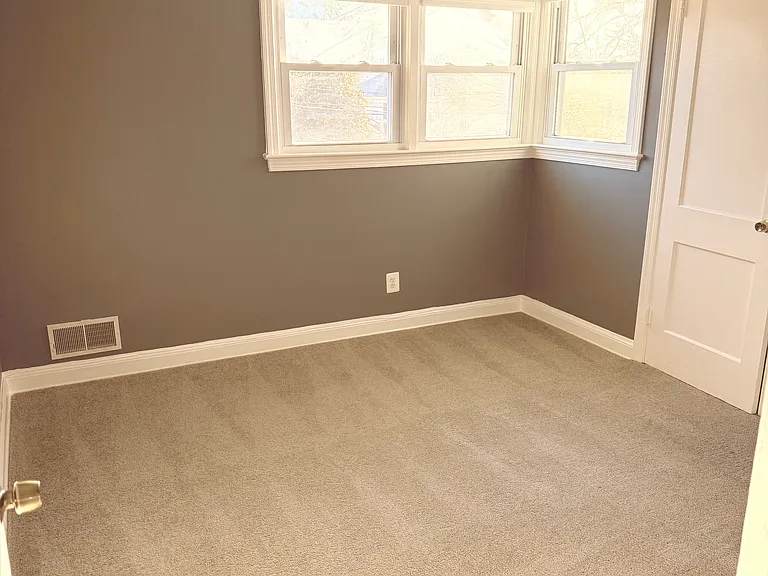 4105 Knowles Ave — Photo 8
