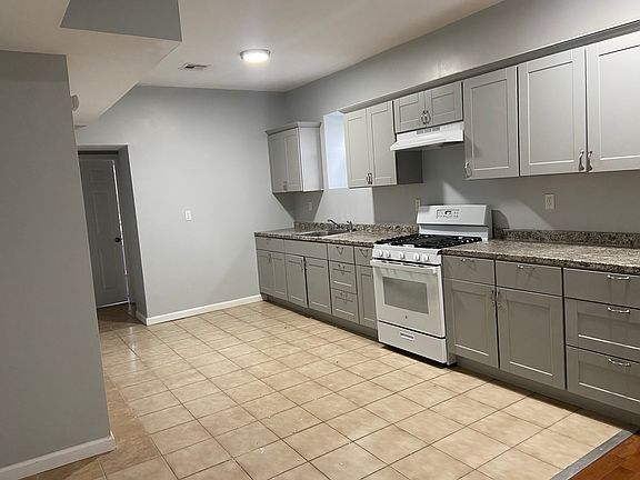 2nd image of 502 S 18th St Floor 2