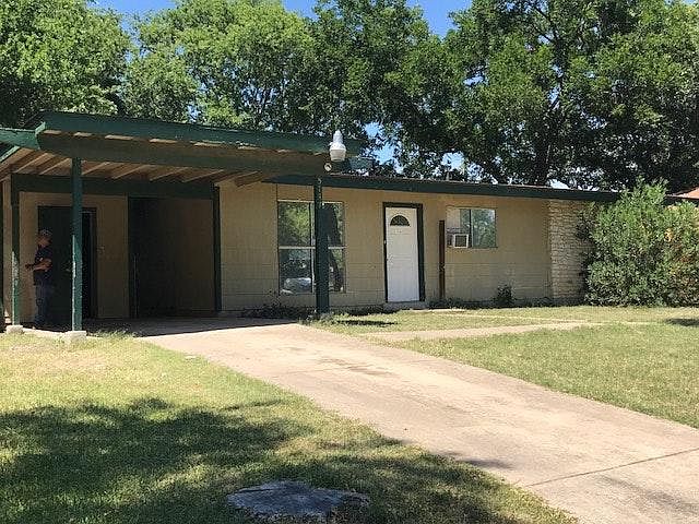 1st image of 5147 Village Lawn