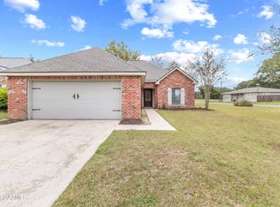 100 Saint Fabian Dr, Lafayette, LA 70520