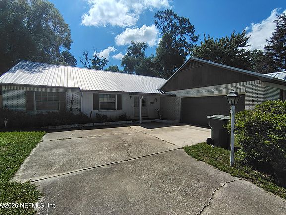 2nd image of 611 MOSELEY Avenue