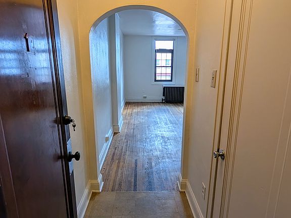4th image of 715 1/2 Story St #1