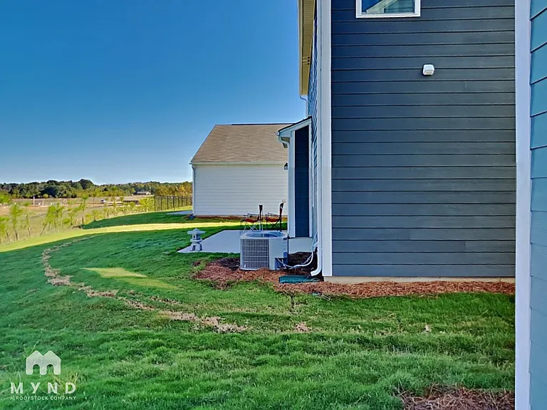 1568 Banham Dr — Photo 31