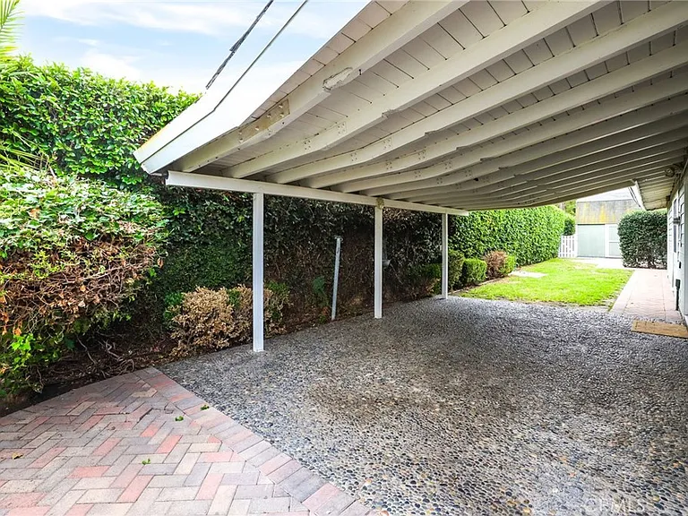 9752 Harle Ave — Photo 11