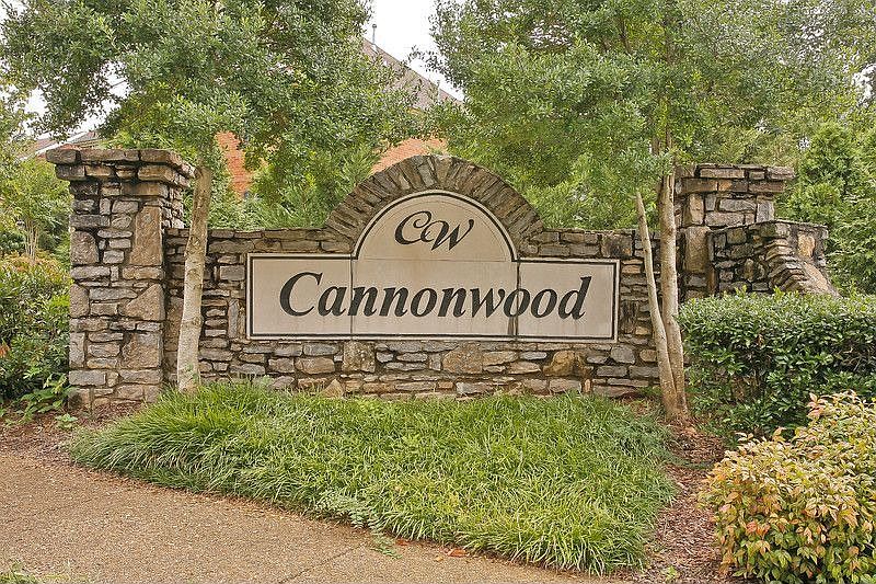 Beautiful Cannonwood - So convenient to shopping, interstate, and restaurants!