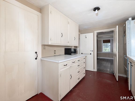 2nd image of 802 Charcoal Avenue