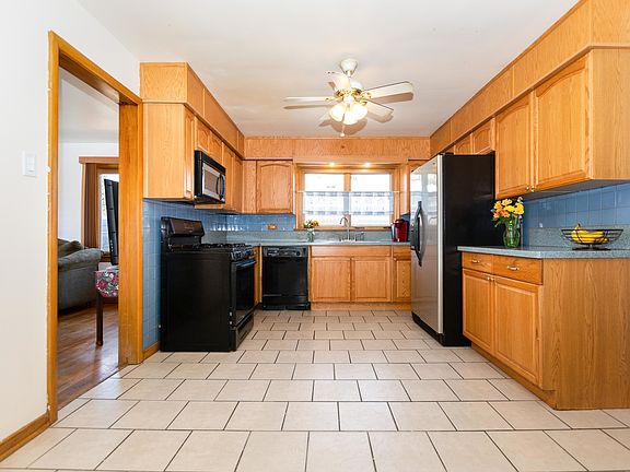 4th image of 4507 Dubois Ave
