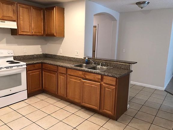 5th image of 54 E 18th St