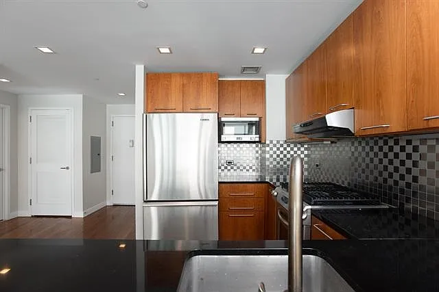 25 Hudson St #314 — Photo 11