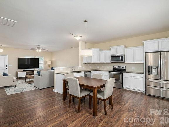 5th image of 4043 Creekstone Trce