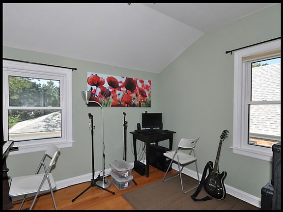 4th image of 1788 Spruce Ave