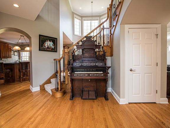 4th image of 11805 Coquille Dr