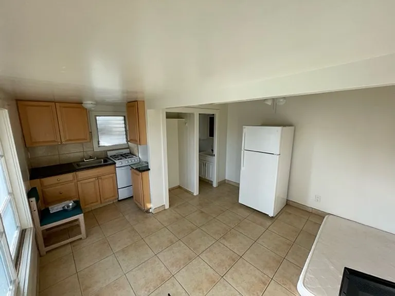 1804 Poki St — Photo 3