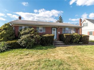 867 Poplar Rd, Hellertown, PA 18055