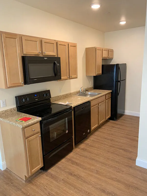 2 bed, 1.0 bath, $2,340 — Photo 4