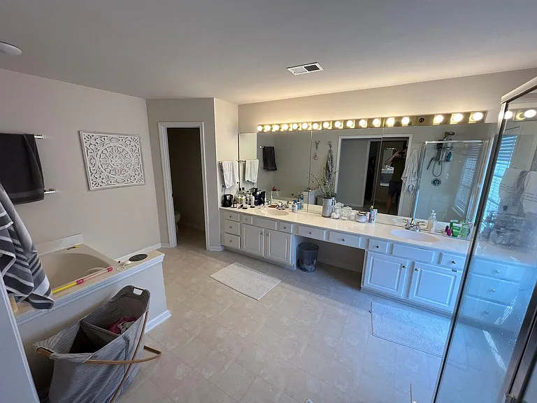 8005 Lancken Dr — Photo 17