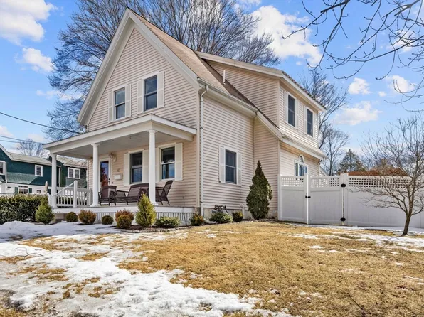 63 George St, Whitman, MA 02382