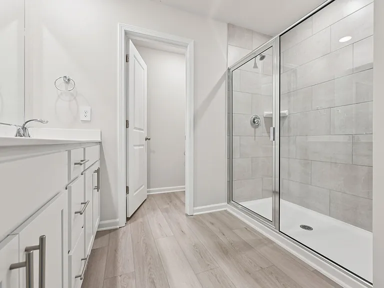 1041 Saint Lawrence Dr — Photo 20