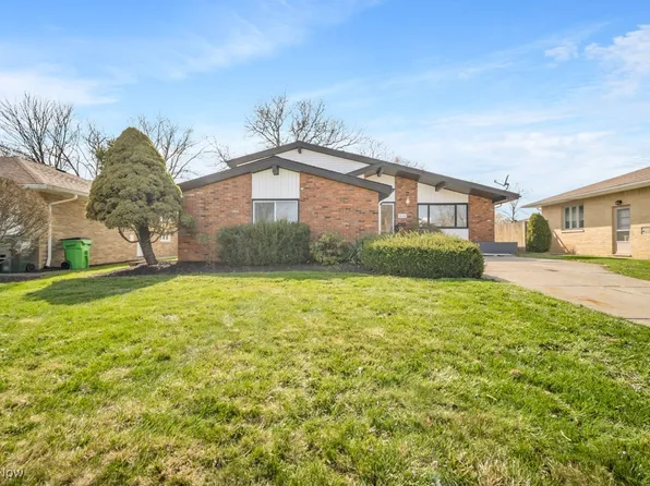 1838 Drayton Dr, Mayfield Heights, OH 44124