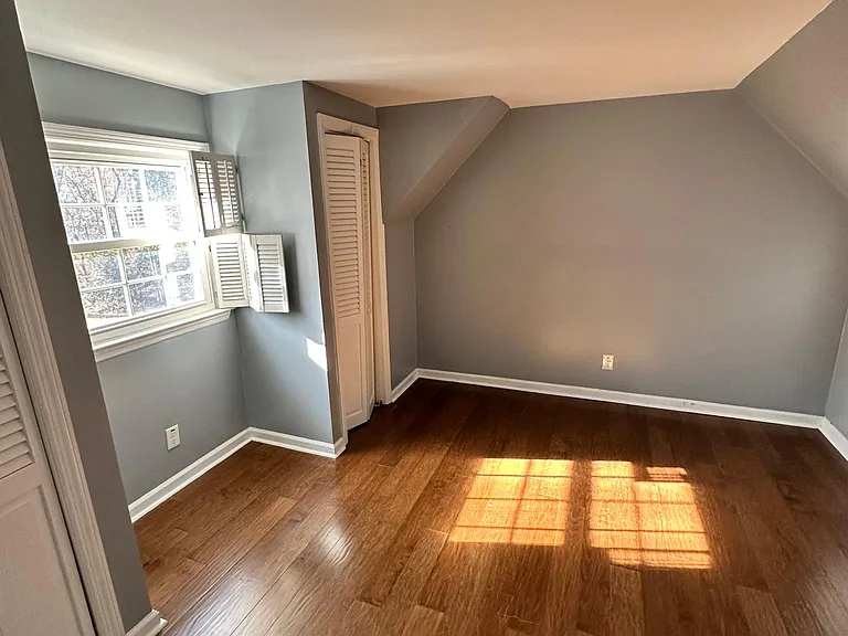 103 Lisa Ln — Photo 5