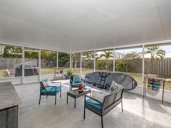 4th image of 471 Sea Horse Ave