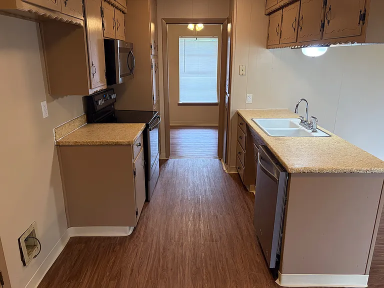 102 Forest Ln — Photo 5