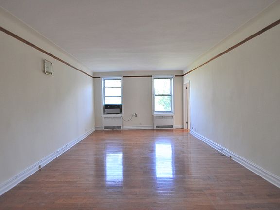 3rd image of 11115 75th Ave APT 6J