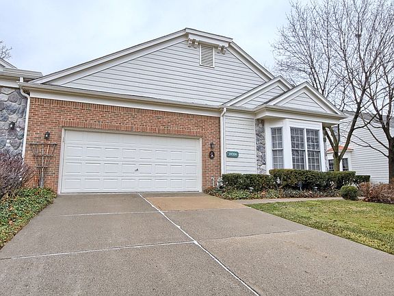 3rd image of 39706 Muirfield Ln