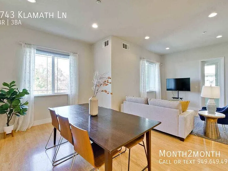 3743 Klamath Ln — Photo 9
