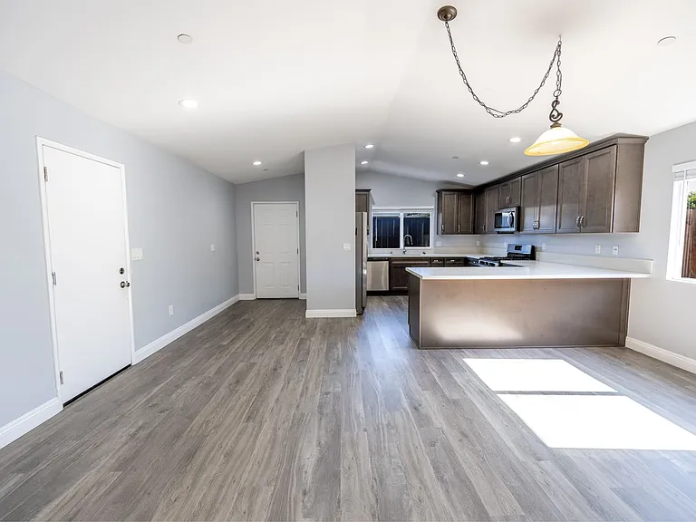 1181 Florida St — Photo 21