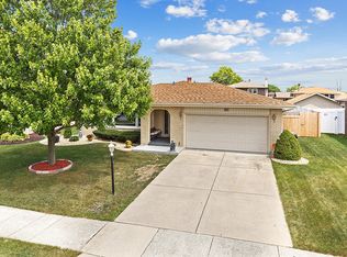 15637 Rob Roy Dr, Oak Forest, IL