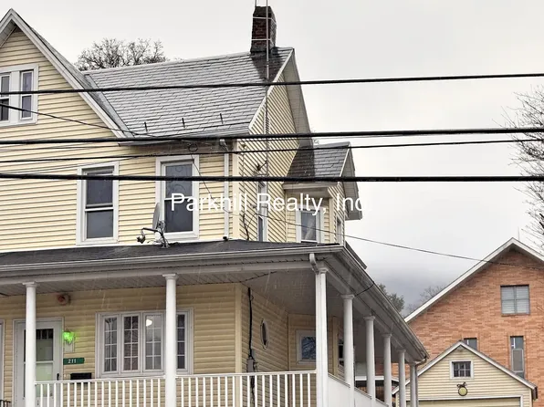 211 E Pennsylvania Ave, Pen Argyl, PA 18072