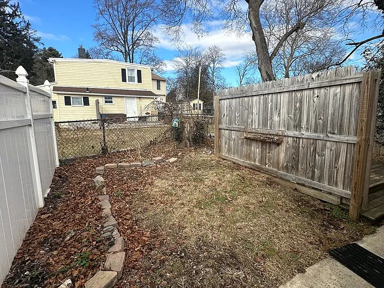 448 Vernon St — Photo 10