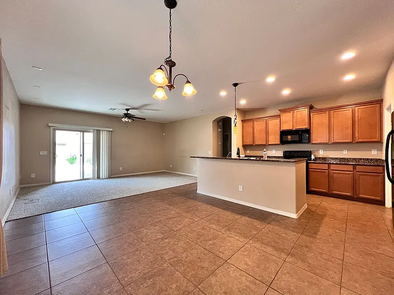 1418 W Crape Rd — Photo 10
