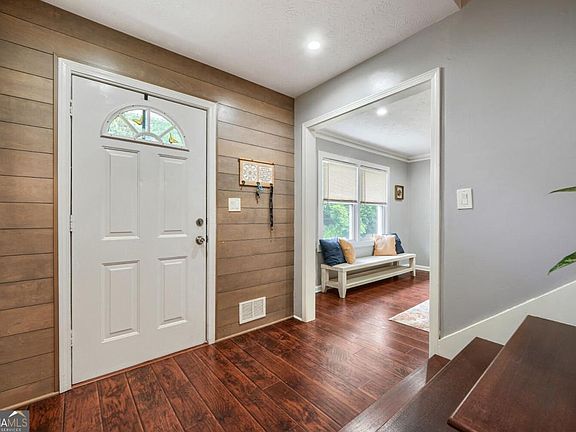 4th image of 5042 Stephens Dr SW