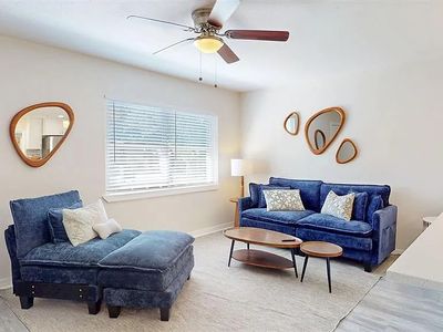 2006 E Hanna Ave, Tampa, FL, 33610