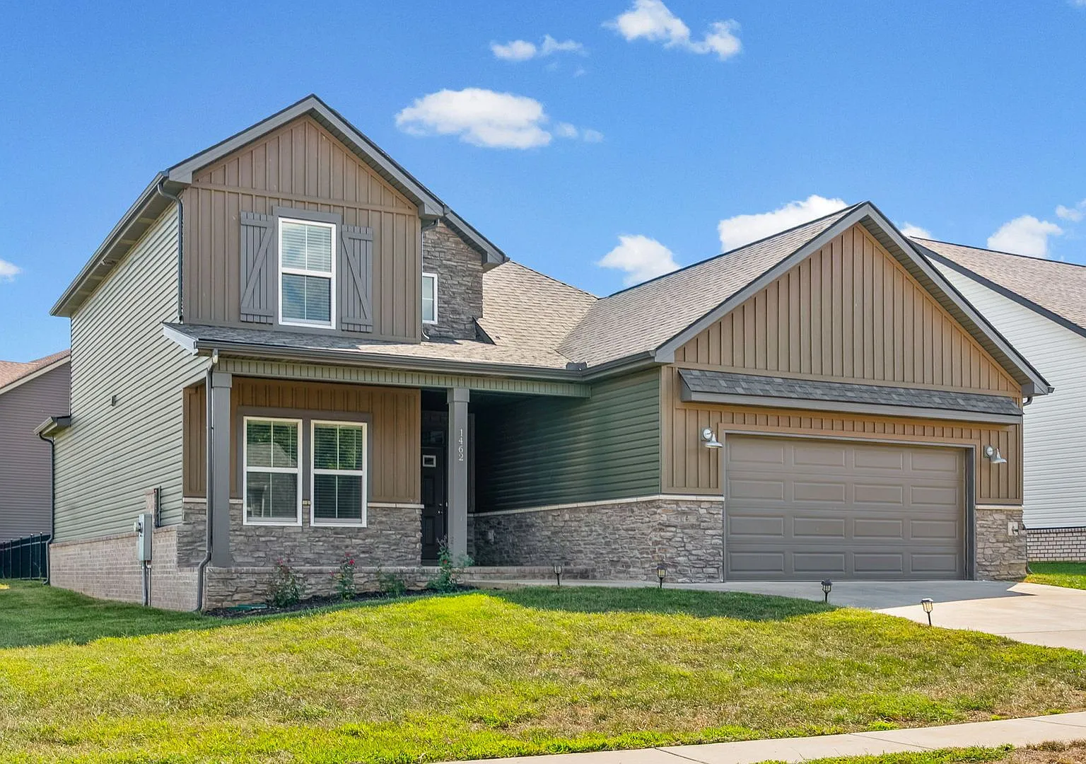 Pet Friendly Four Bedroom with Bonus! — Photo 2