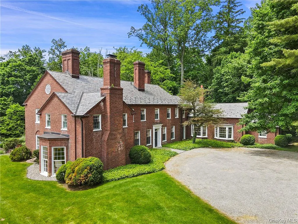 6 bed, 10.0 bath, 6800 sqft, $50,000 — Photo 3