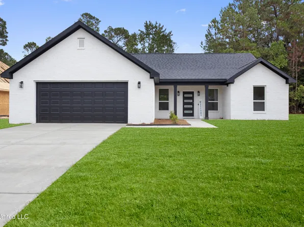 1792 Granhurst St, Gautier, MS 39553