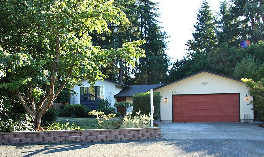 1st image of 4406 107th Pl NE