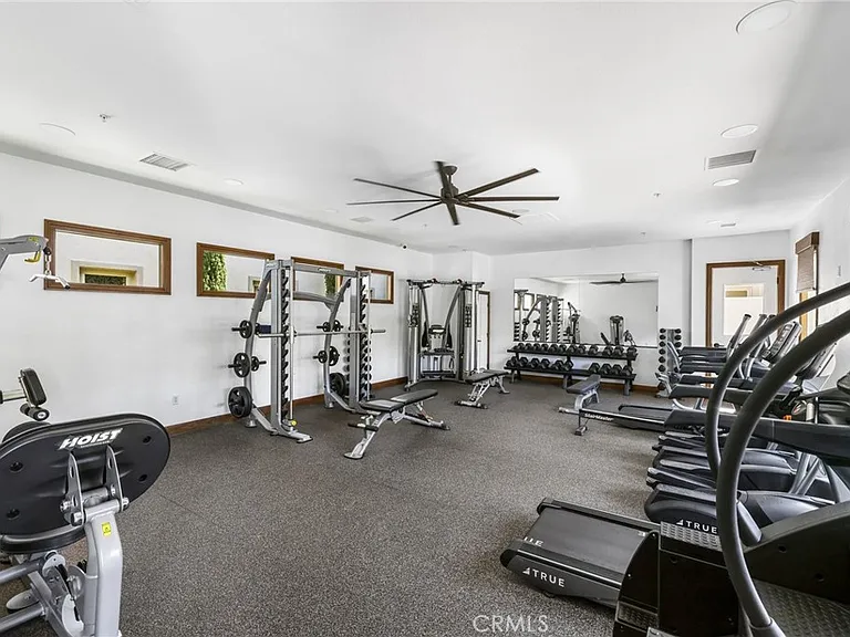 691 E Valencia St — Photo 40